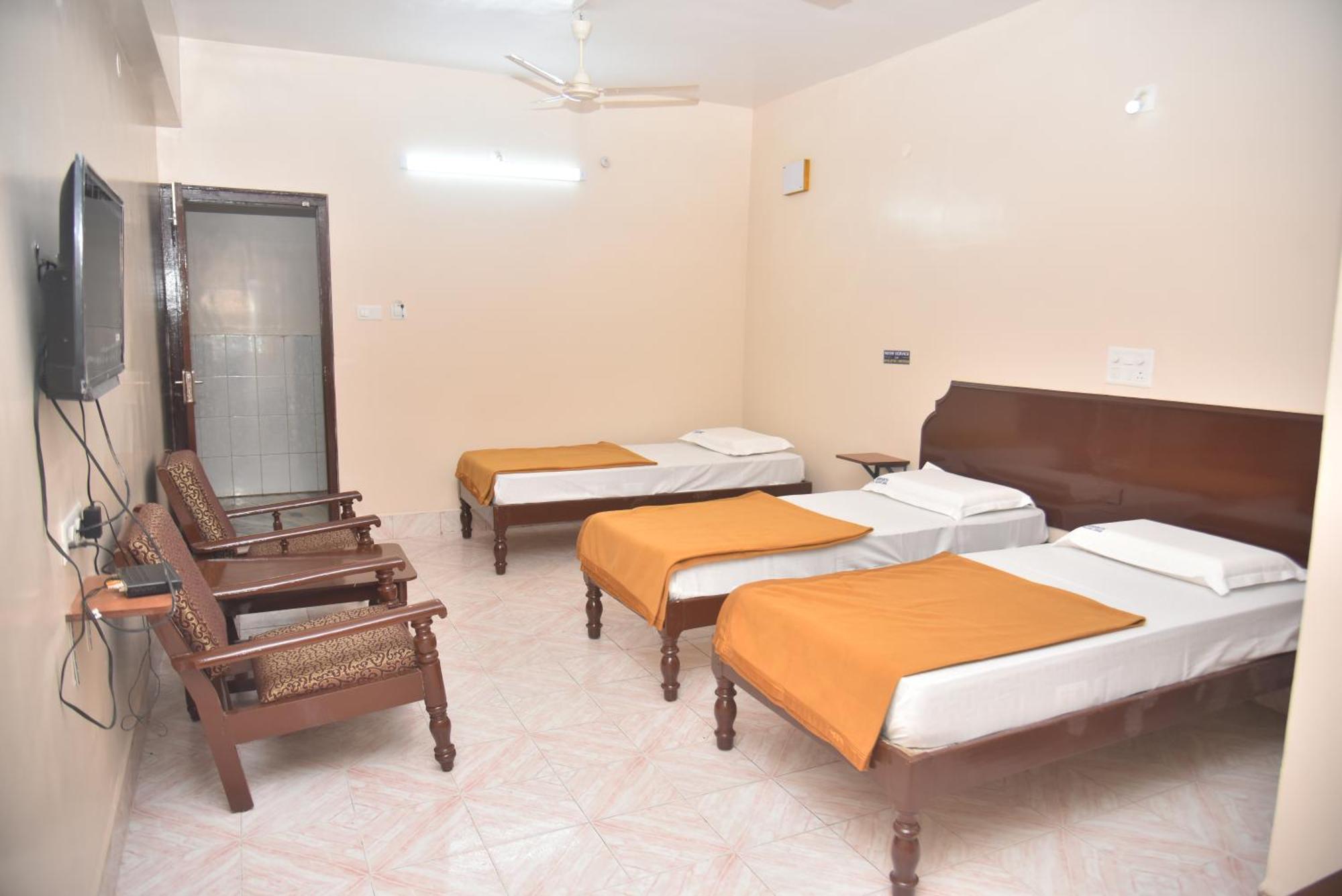 Arihanth Deluxe Lodge 시모가 외부 사진
