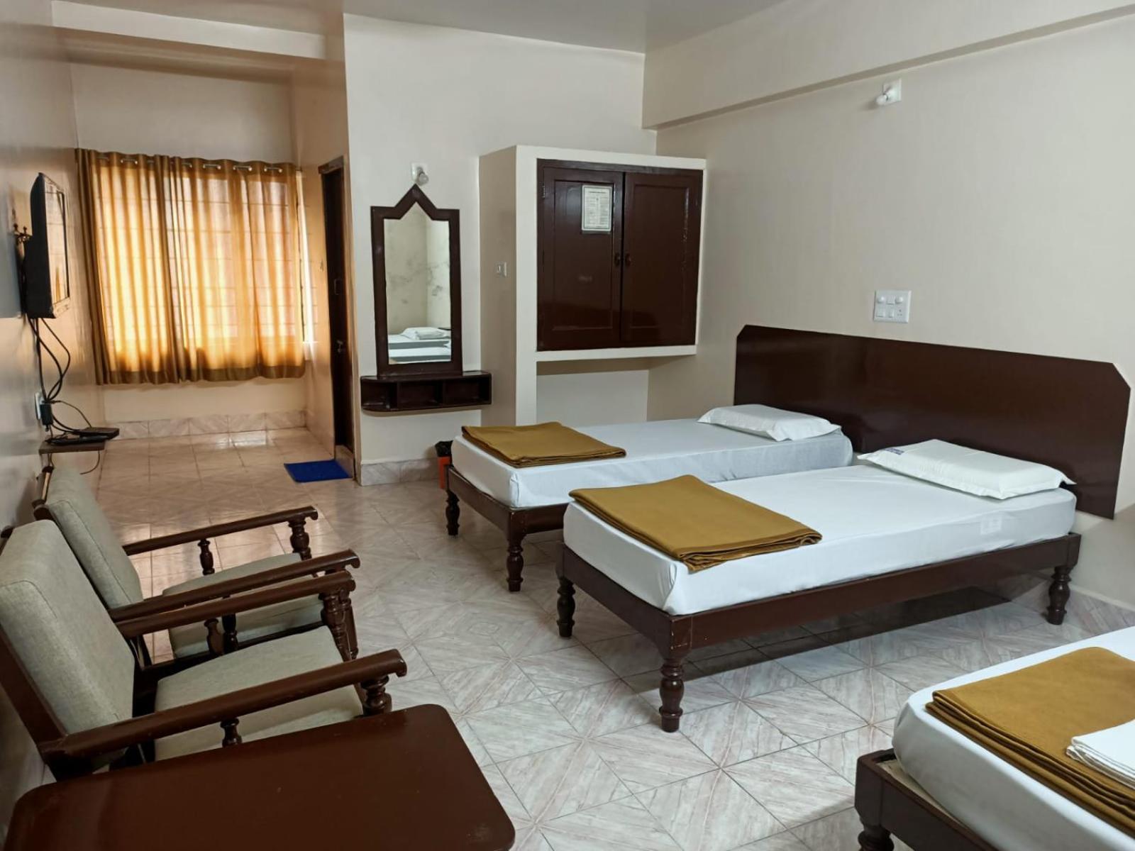 Arihanth Deluxe Lodge 시모가 외부 사진