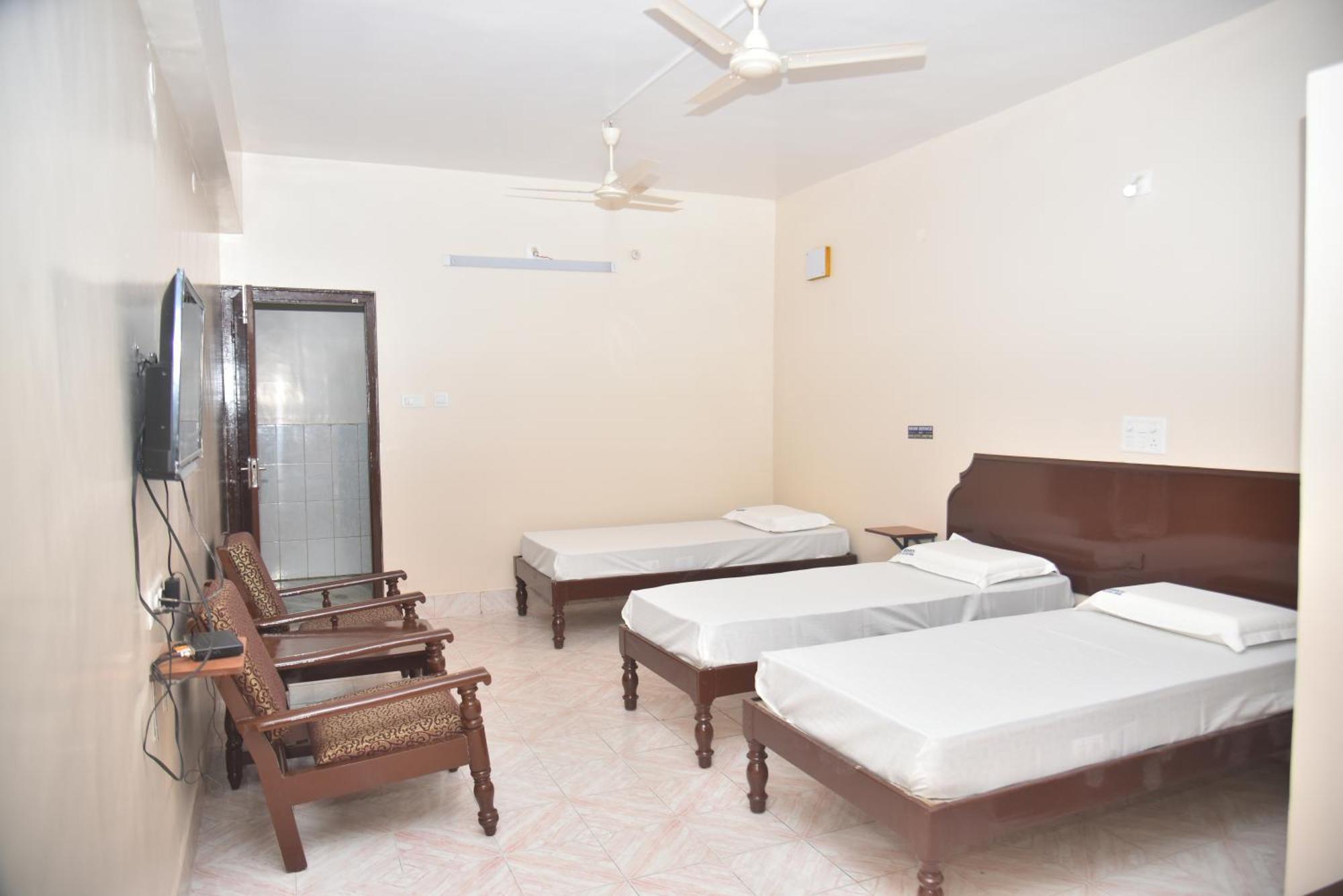 Arihanth Deluxe Lodge 시모가 외부 사진